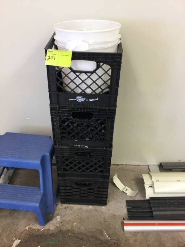 lot 251 image: Bin & Step Stool