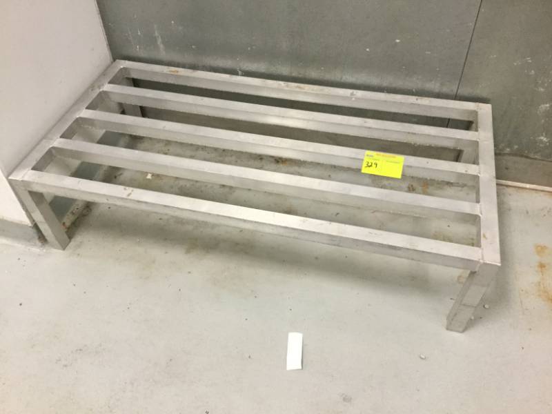 lot 329 image: Aluminum Dunnage Rack