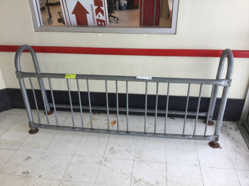 lot 400 image: Bike Rack