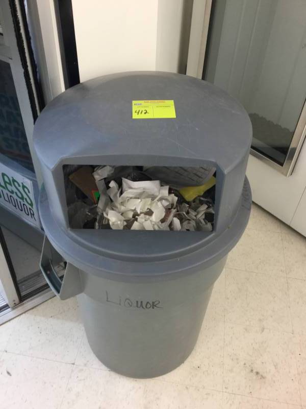 lot 412 image: Garbage Can