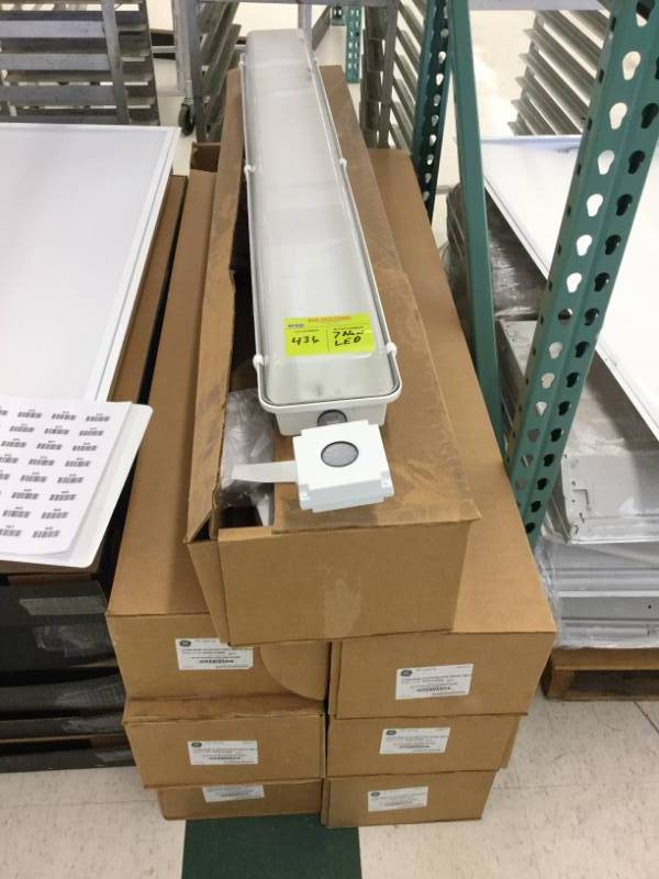 lot 436 image: LED Light Fixtures