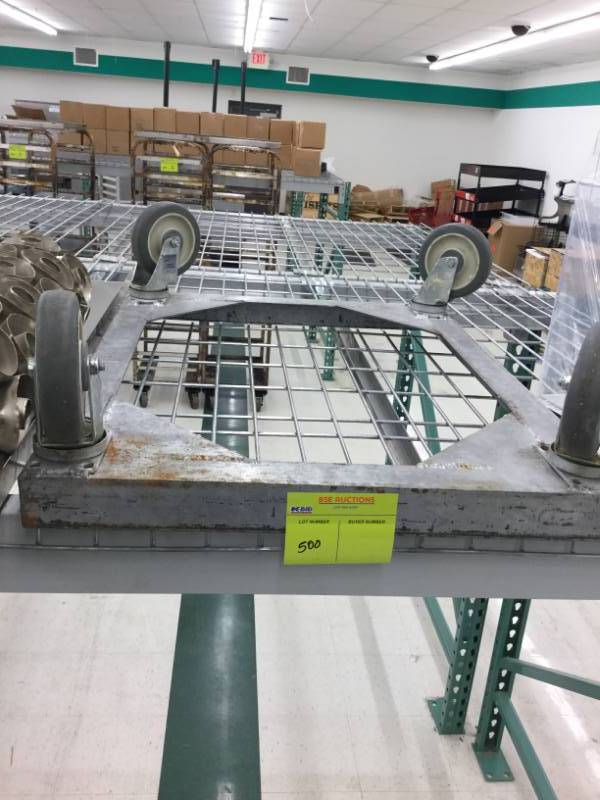 lot 500 image: Misc Cart
