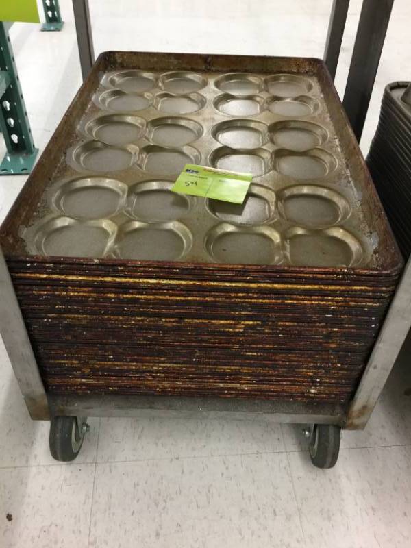 lot 514 image: Baking Pans