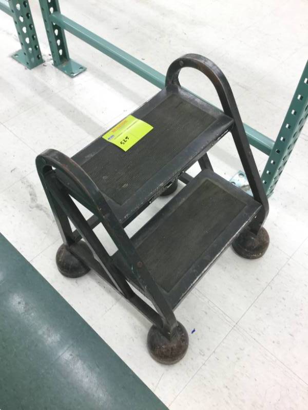 lot 525 image: Step Stool