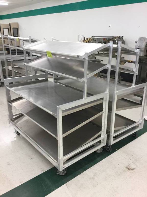 lot 532 image: Aluminum Display Rack