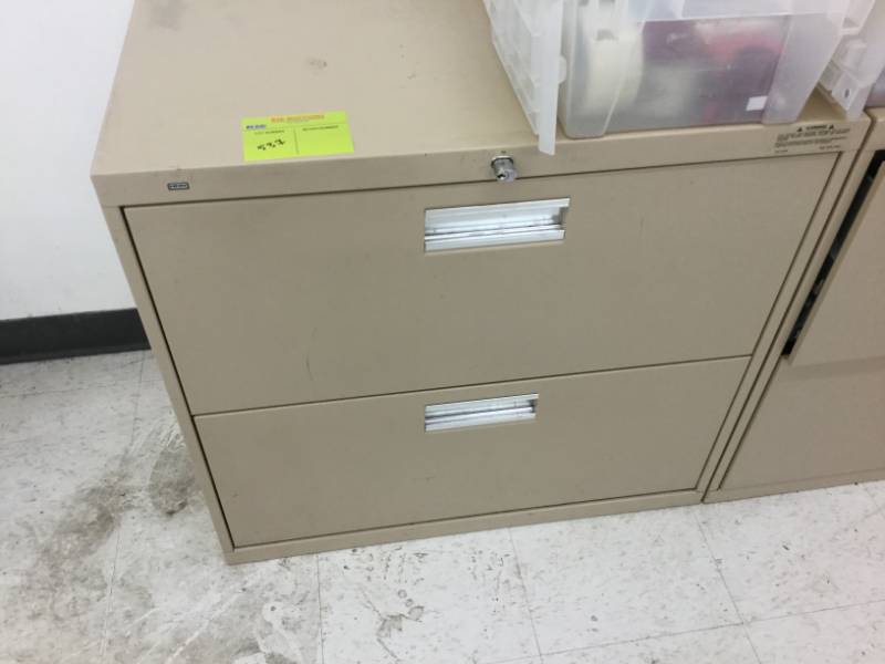 lot 537 image: 2 - Door File Cabinet