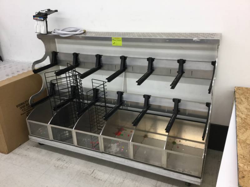 lot 568 image: Bulk Food Display Unit
