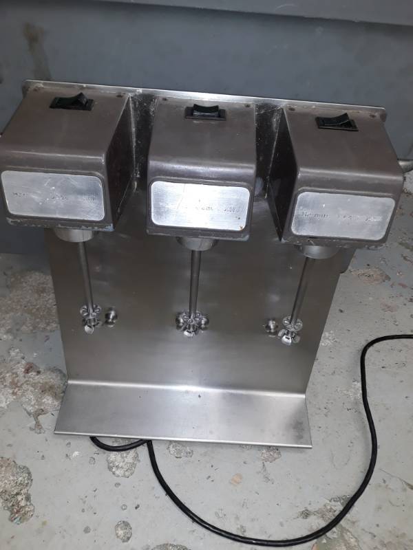 Hamilton Beach 3-Wand Mixer With Bar Blender Base