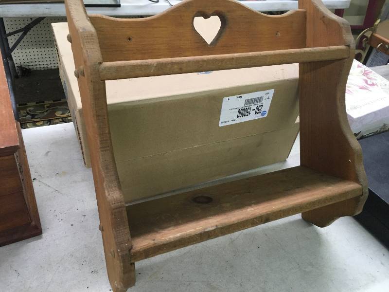 lot 2 image: Wall Hanging Shelf