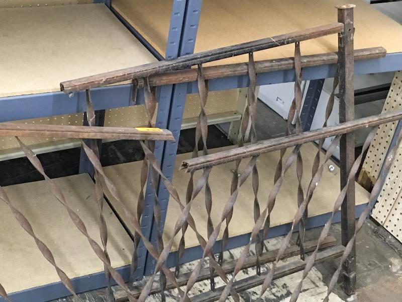 lot 43 image: Railing