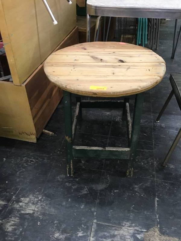 lot 166 image: Small Wooden Table