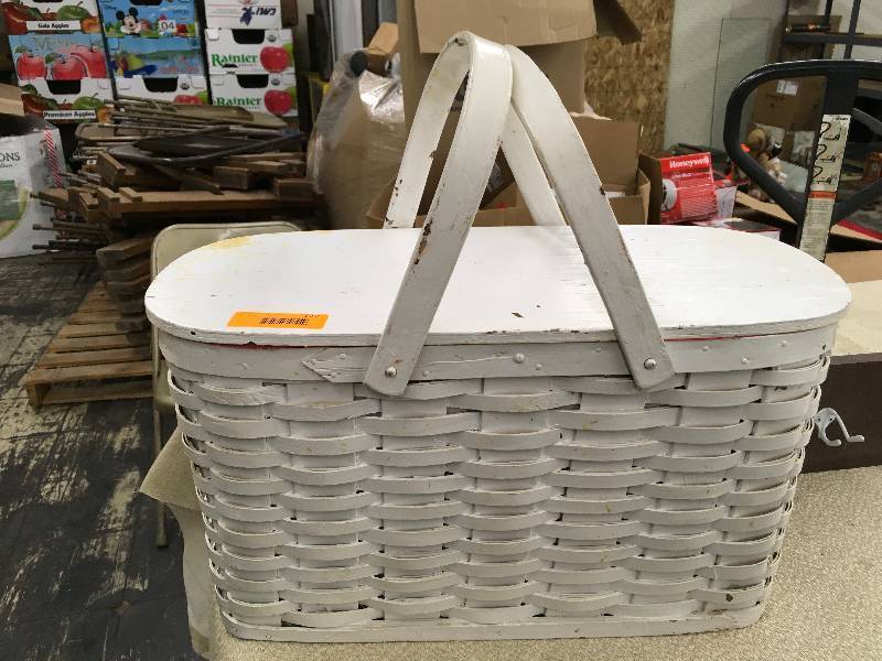 lot 177 image: Picnic Basket
