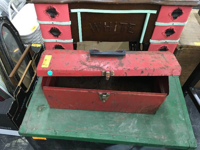 lot 191 image: Tool Box