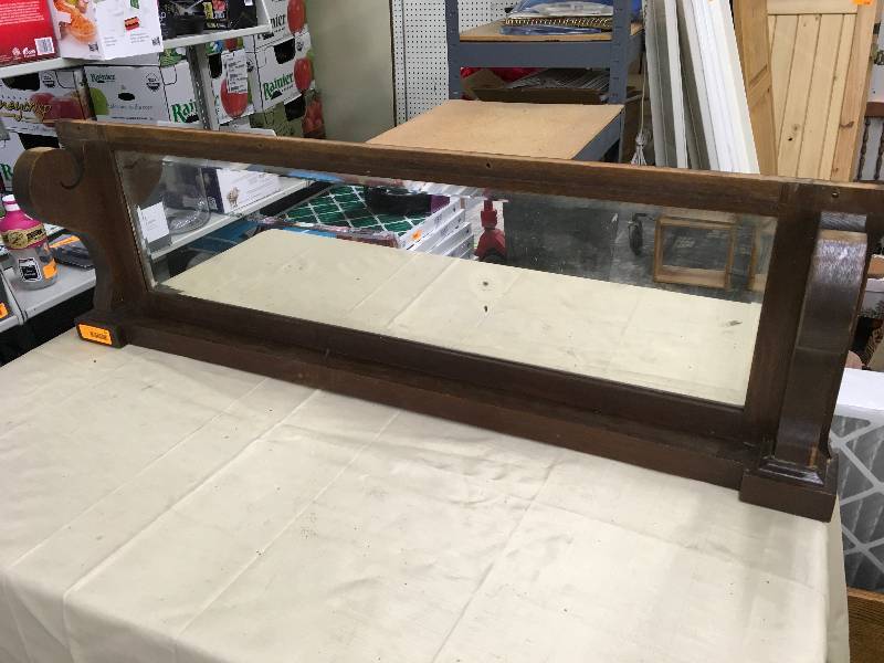 lot 56 image: Rectangle Mirror Wall Hanging