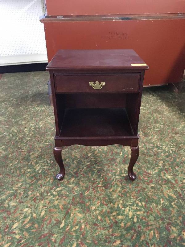 lot 170 image: Side Table