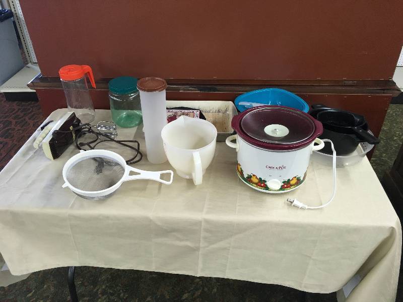lot 197 image: Misc Kitchen Items