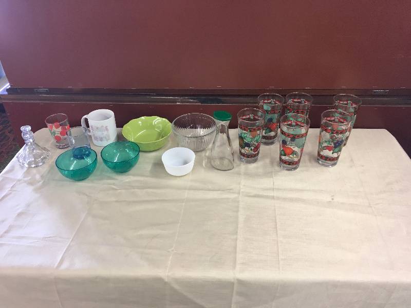 lot 206 image: Cups & Glassware