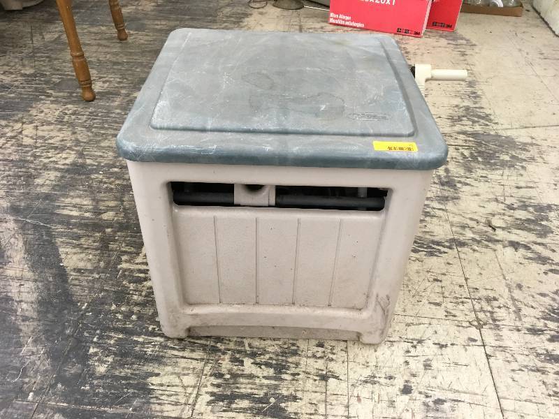 lot 71 image: Hose Reel