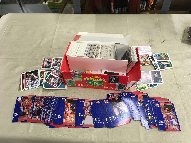 lot 114 image: Basketball & Baseball Cards