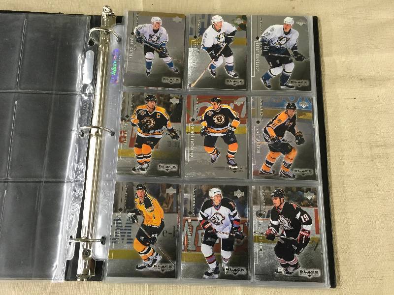 lot 135 image: Hockey Cards Album