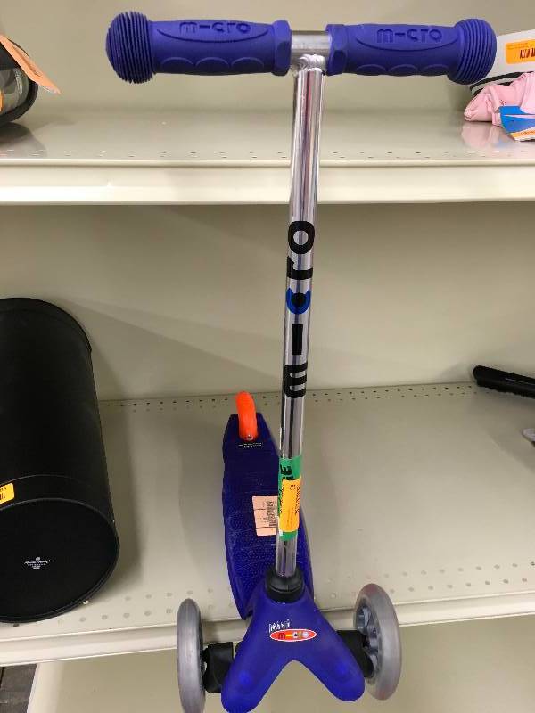 lot 35 image: Kick Scooter, Retail $79.99