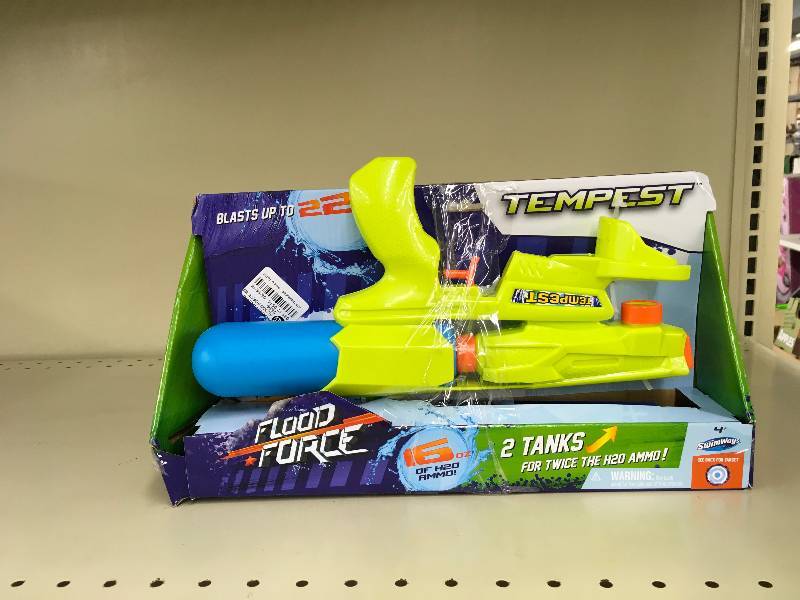 lot 50 image: Flood Force Water Gun, Retail $9.99