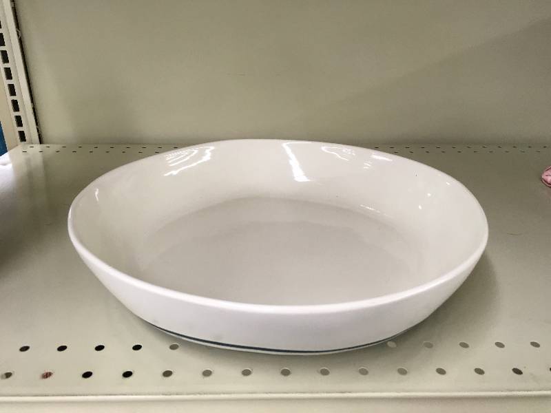 lot 53 image: Health & Hand Stoneware Bowl,Retail $24.99
