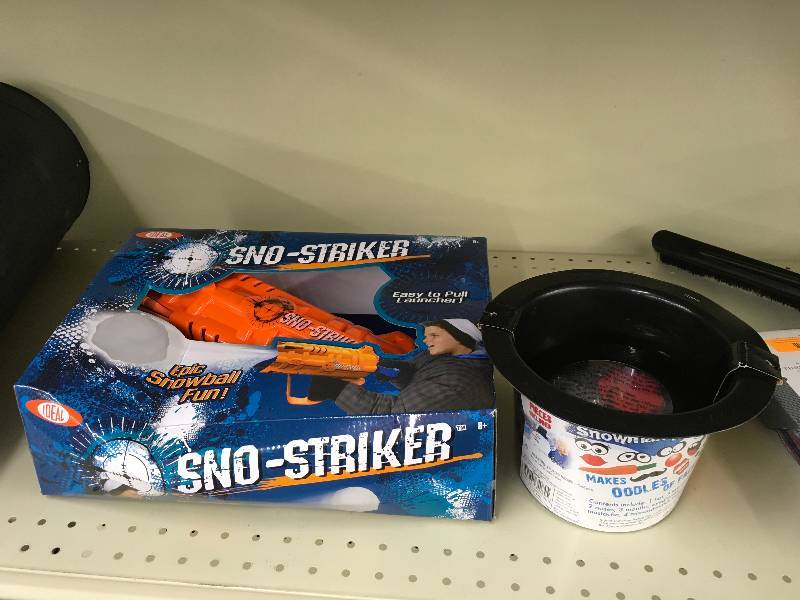 lot 55 image: Sno Striker & Snowman Kit, Retail $24.99