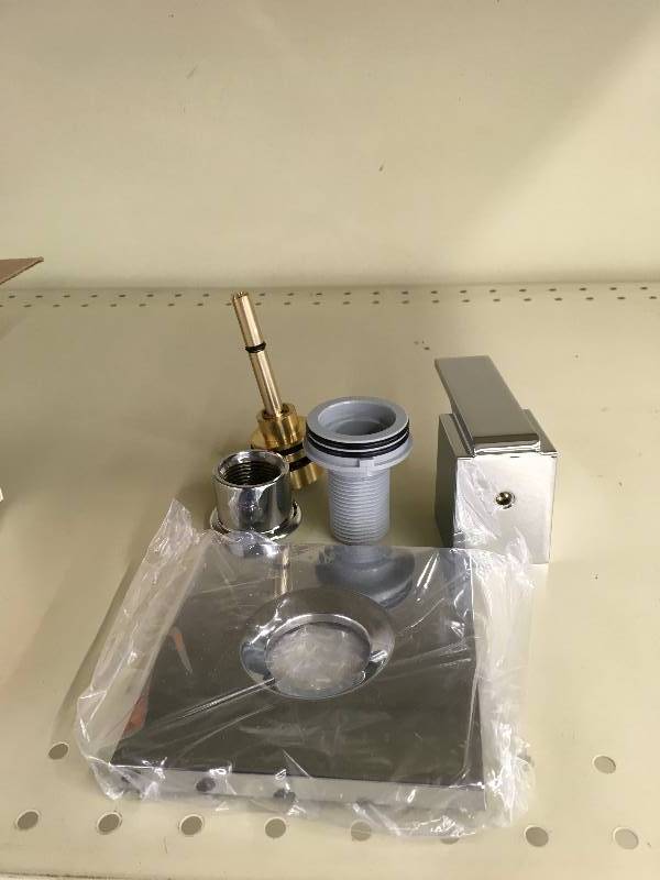 lot 73 image: Delta 3-Setting 2-Port Diverter Trim, Retail $272.99