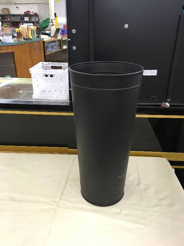lot 84 image: Hearth & Hand Magnolia Vase, Retail $15.99