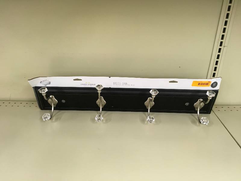 lot 89 image: Threshold Hook Rail, Retail $29.99