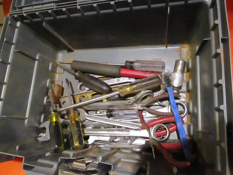 lot 37 image: Toolbox & Misc Tools