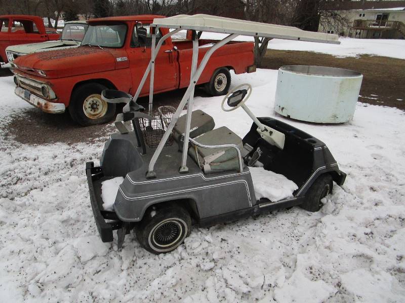lot 15 image: Yamaha Golf Cart