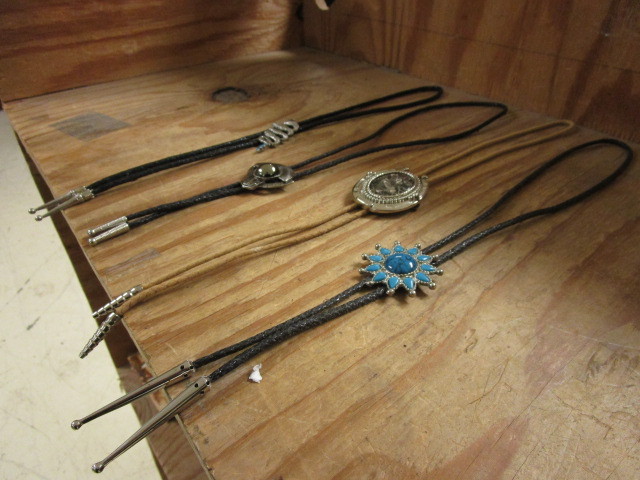 lot 127 image: ORNATE BOLO TIES