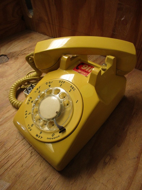 lot 130 image: VINTAGE ROTARY PHONE