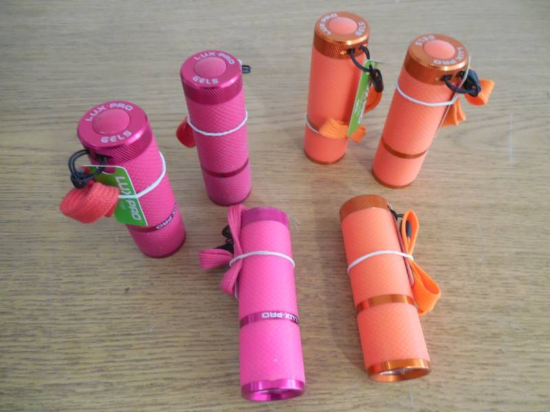 lot 115 image: (6) Lux-Pro 40-Lumen LED Miniature Flashlight