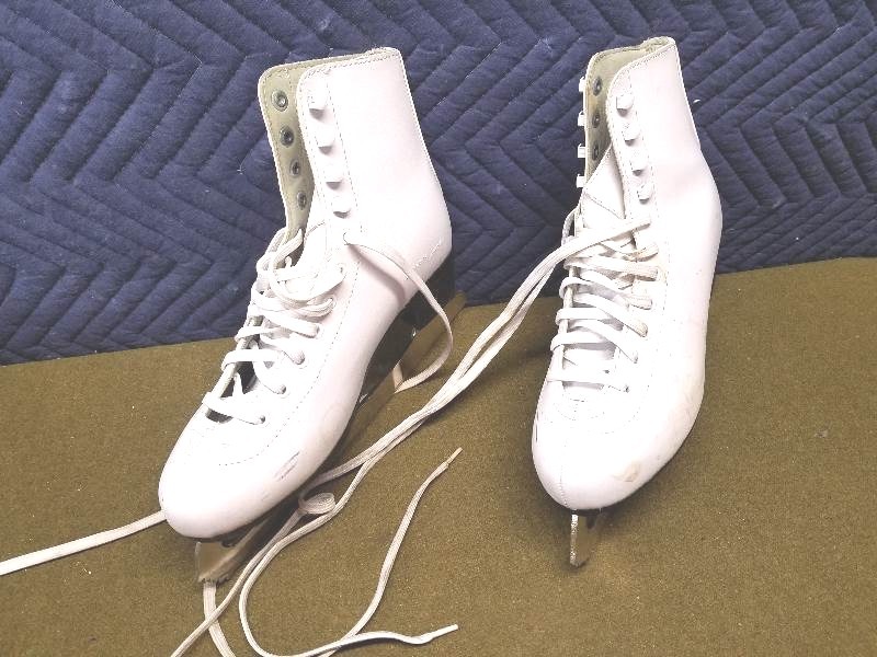 Ladies American Figure Skates