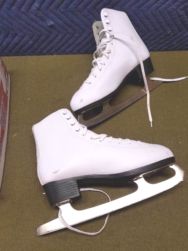 Ladies American Figure Skates
