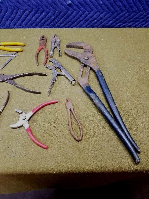 Pliers