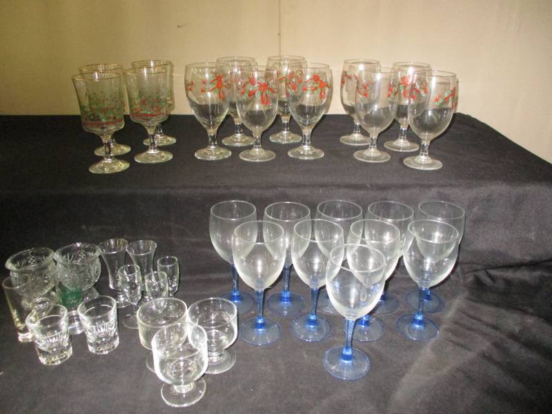 lot 3 image: Stemmed Glasses