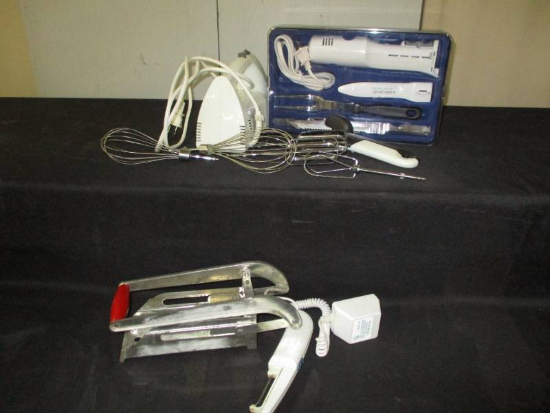 lot 4 image: New Electric Knife, Mixer, Electric cheese cutter, potstoe cuteer,