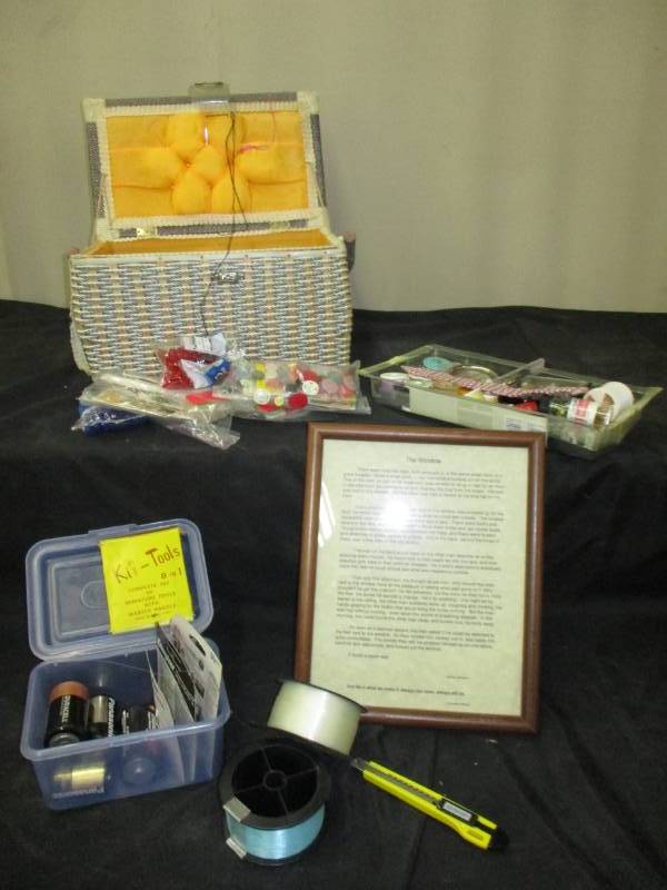 lot 19 image: Sewing box with lots of thread , batteries