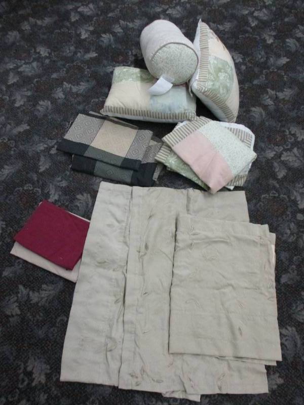 lot 53 image: Decorative Pillows, Curtains and shams