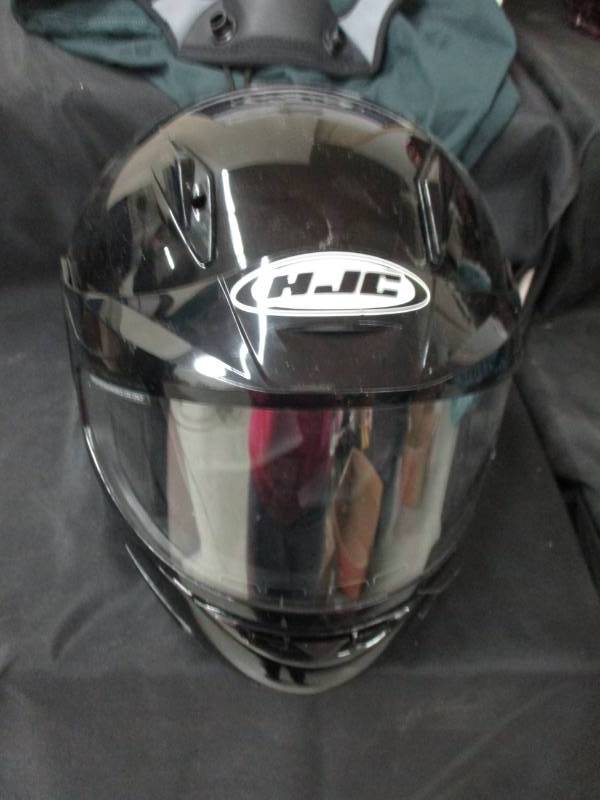 lot 1E image: HJC HELMET