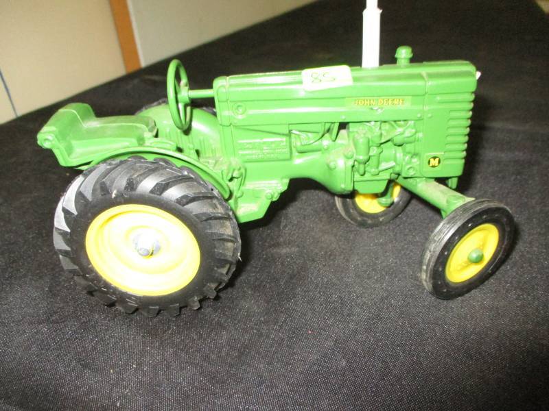 lot 85 image: John Deere M