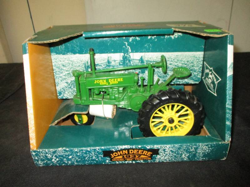 lot 88 image: John Deere 1937 Model BN Tractor Moline Ill in box