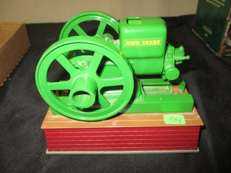 lot 94 image: John Deere Piece Ertyl