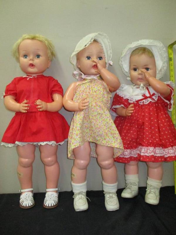 lot 98 image: 27 plastic toddler dolls