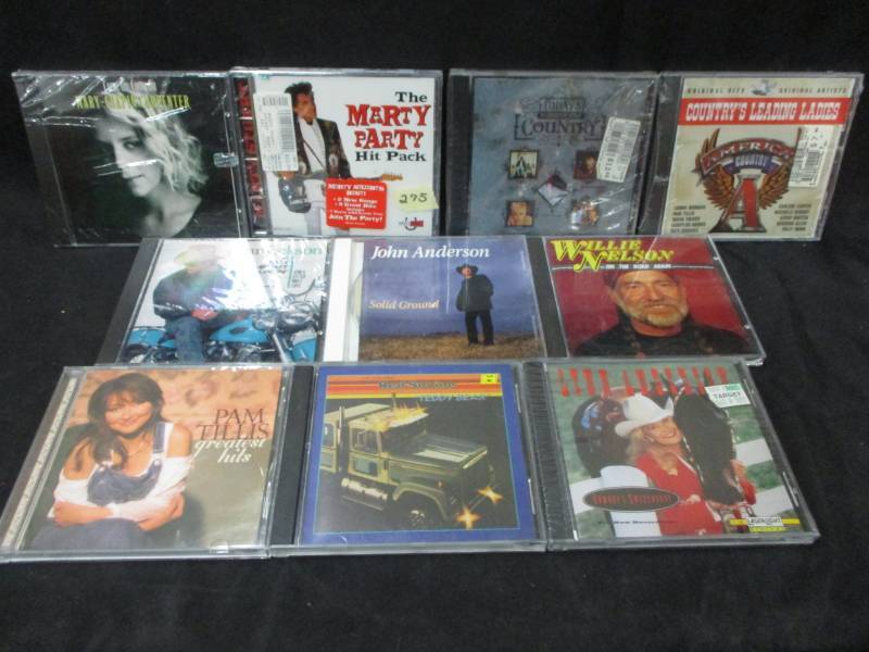 lot 100 image: Assortment of CDs