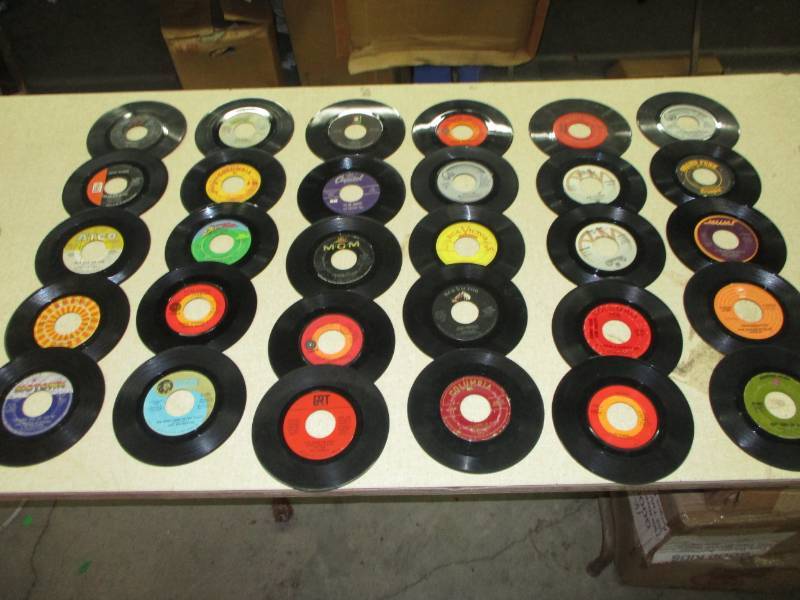 lot 114 image: 30- 45Records